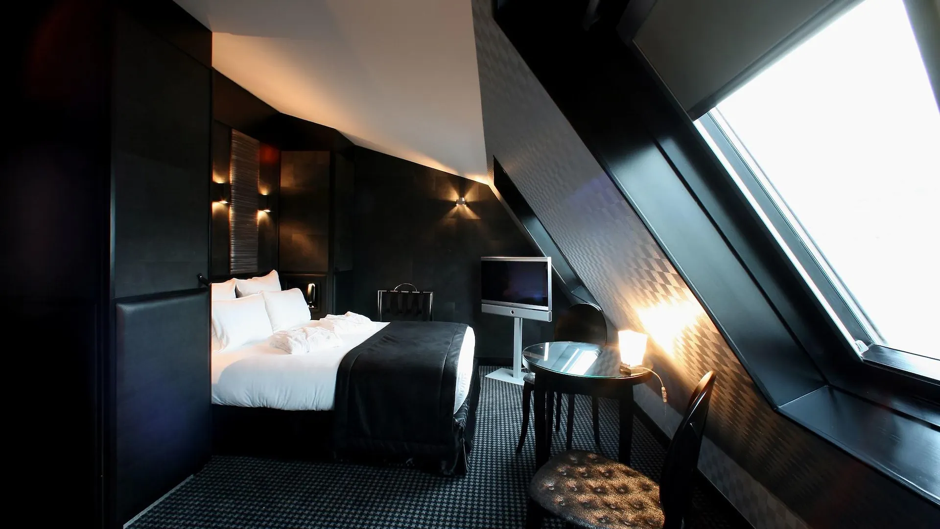 Hotel L'adresse 3*