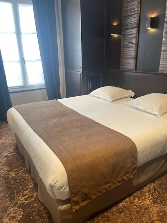 Hotel L'adresse 3*